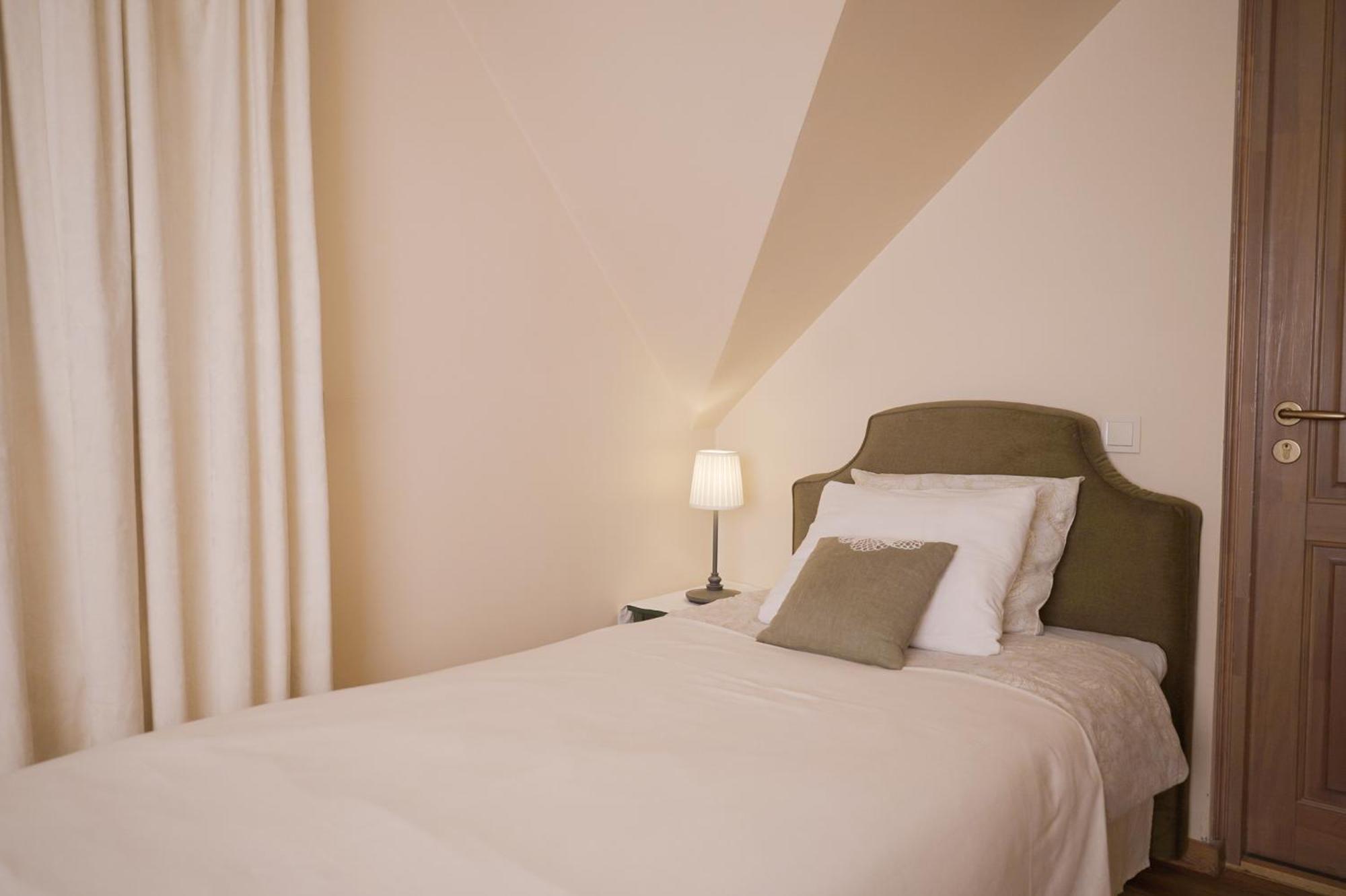 Karlamuiza Country 3* Kārļi