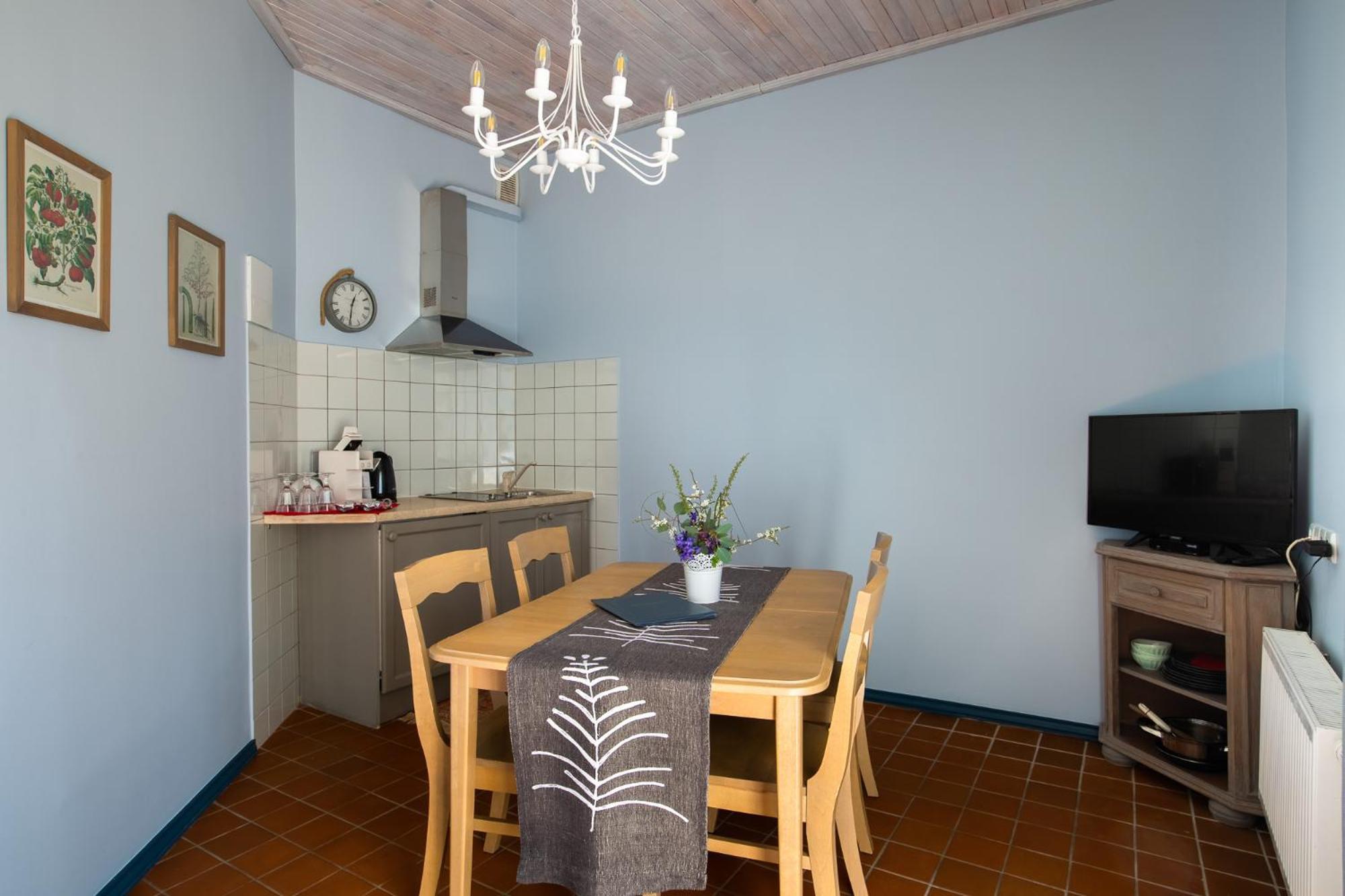 Hotel Karlamuiza Country