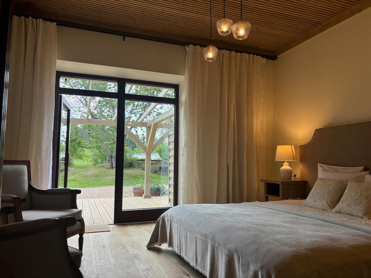 Hotel Karlamuiza Country